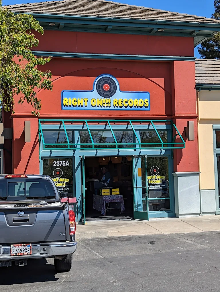 Storefront of Right On Napa