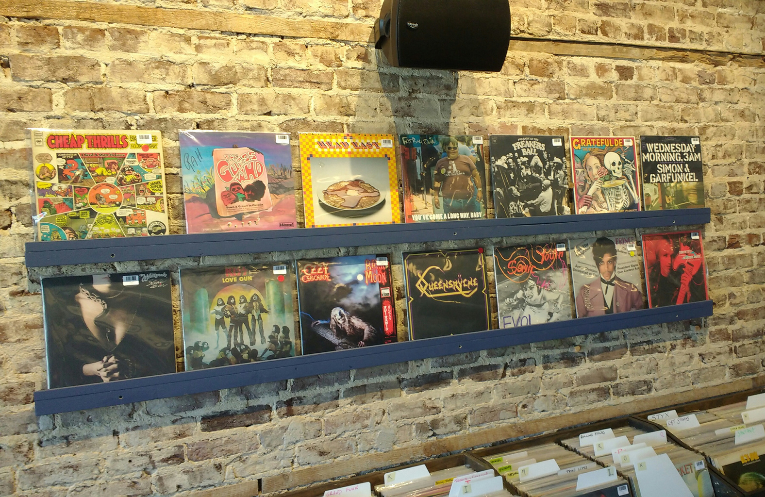 HiFi Records bar and record shelves in Graham.
