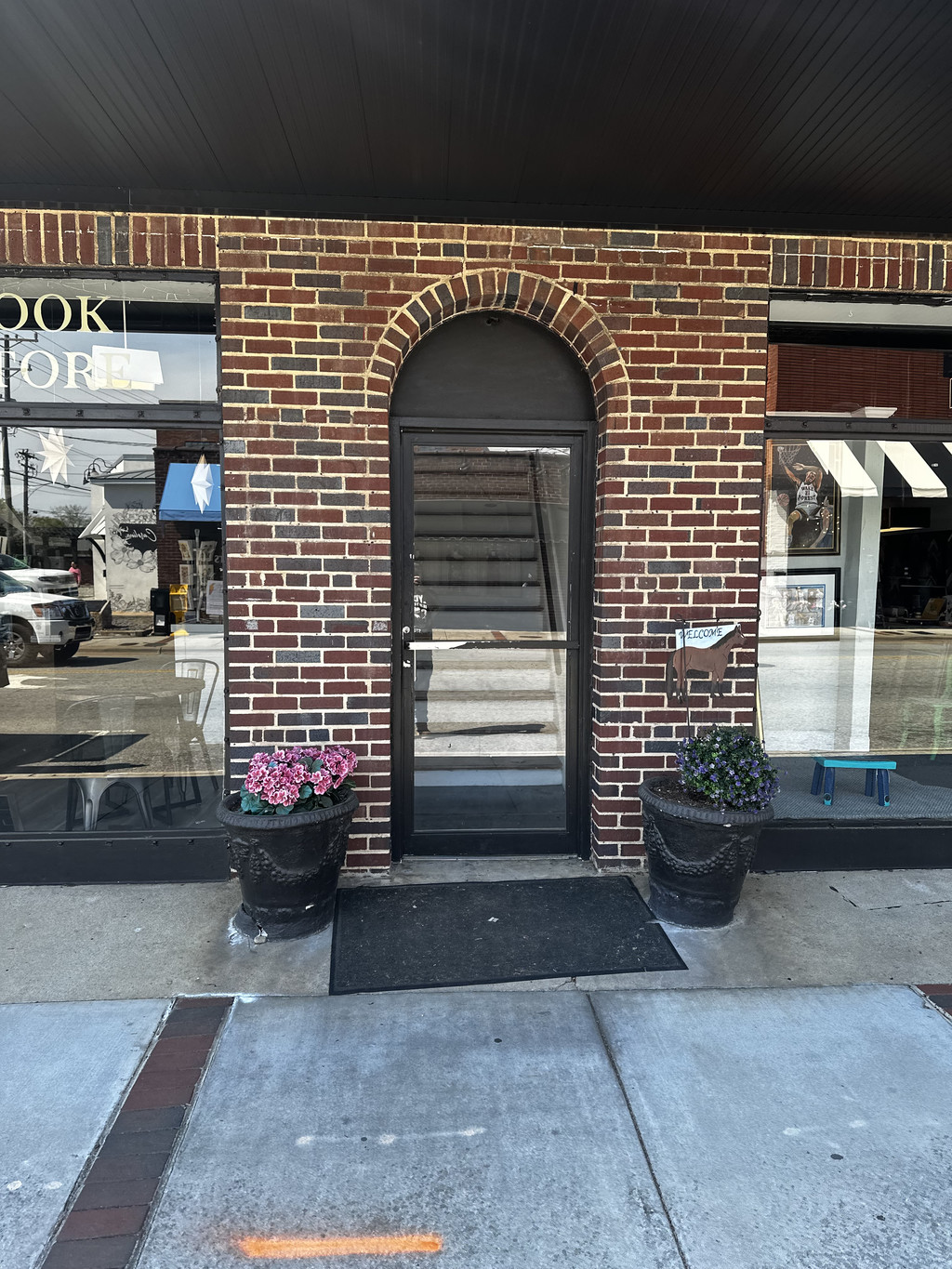 Storefront of WHOA!TONE Records